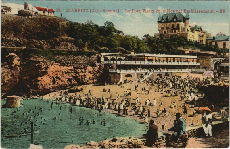 Carte postale ancienne Biarritz Le Port Vieux et le Nouvel Etablissement France à Biarritz