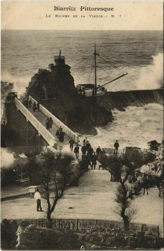 Carte postale ancienne Biarritz Rocher de la Vierge France à Biarritz