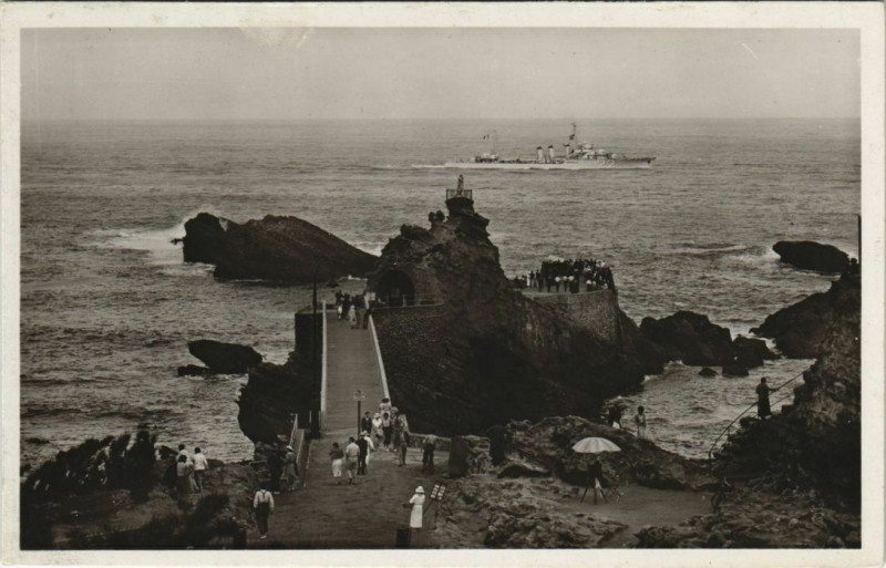 Carte postale ancienne Biarritz Le Rocher de la Vierge France à Biarritz