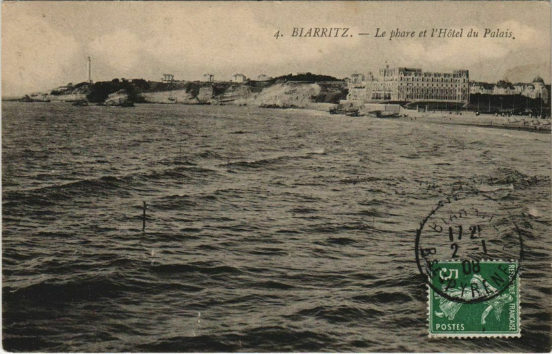 Carte postale ancienne Biarritz Le phare et Hotel du Palais France à Biarritz