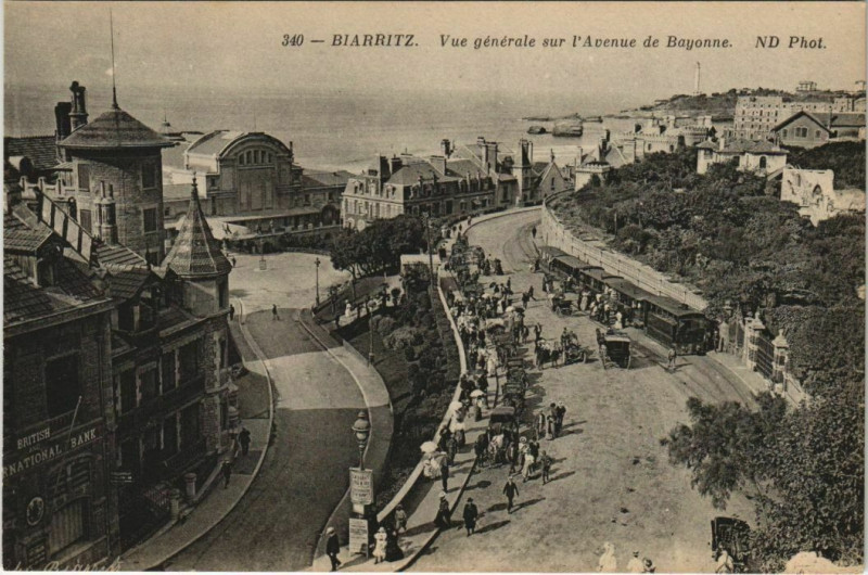 Carte postale ancienne Biarritz vue generale sur l'Avenue de Bayonne France à Bayonne