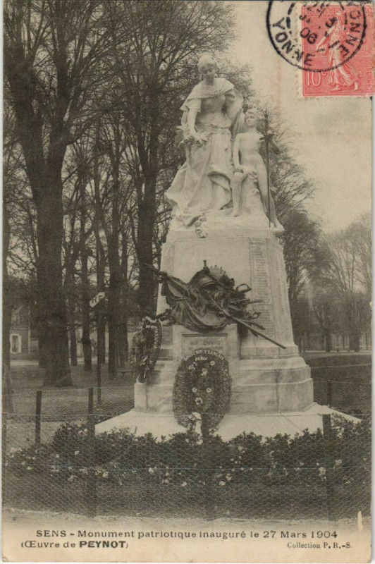 Carte postale ancienne Sens Monument patriotique inaugure France à Sens