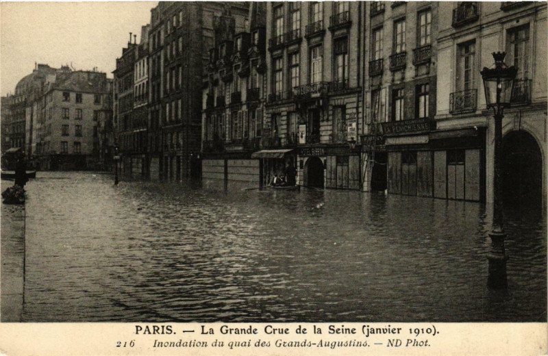 Carte postale ancienne Paris 5e Inondation du Quai des Grands Augustins à Paris 5e