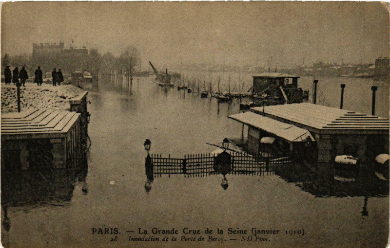 Carte postale ancienne Paris 12e Inondation de la Porte de Bercy à Paris 12e