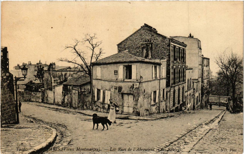 Carte postale ancienne Vieux Montmartre - Les Rues de l'Abreuvoir et des Saules à Paris 18e