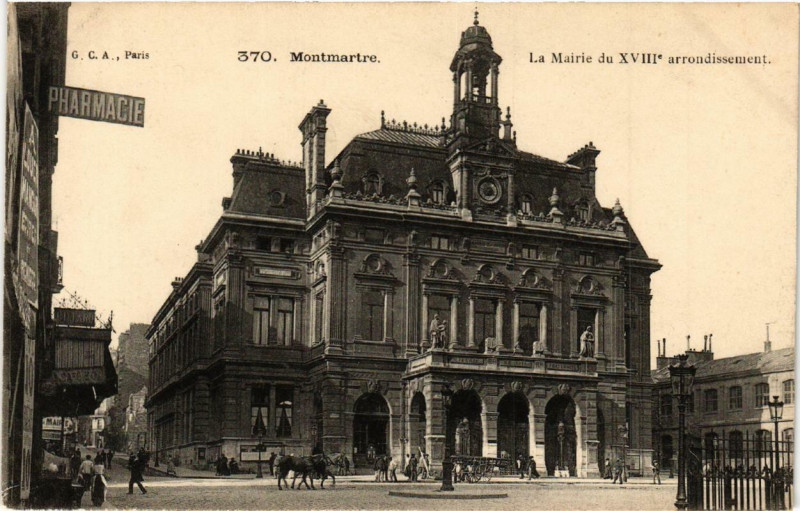 Carte postale ancienne Montmartre - La Mairie du XVIIIe arrondissement à Paris 18e