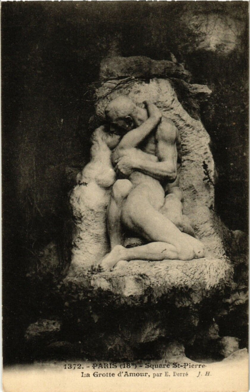 Carte postale ancienne Square Saint-Pierre - La Grotte d'Amour à Paris 18e