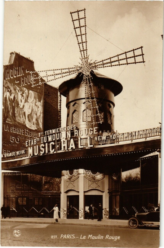 Carte postale ancienne Le Moulin Rouge à Paris 18e
