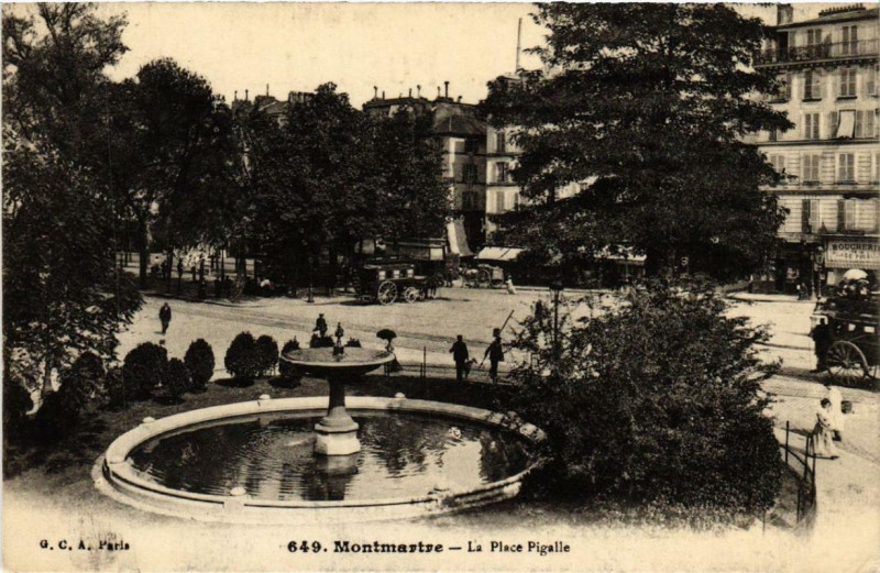 Carte postale ancienne Montmartre - Place Pigalle à Paris 9e