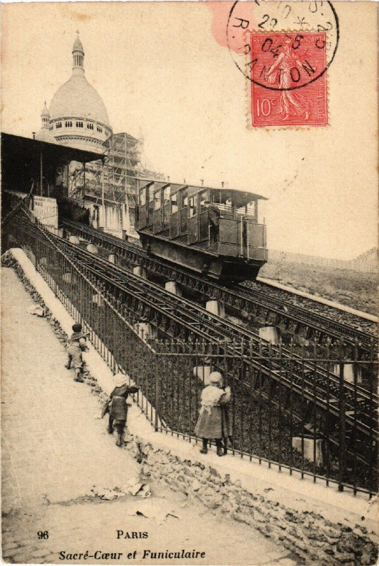 Carte postale ancienne Sacré-Coeur et Funiculaire à Paris 18e