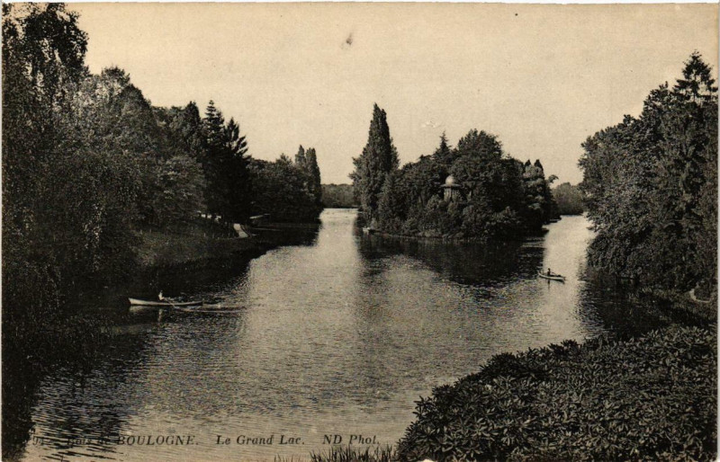 Carte postale ancienne Bois de Boulogne - Le Grand Lac à Paris 16e