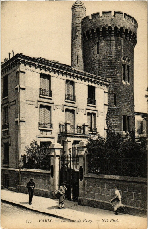 Carte postale ancienne La Tour de Passy à Paris 16e