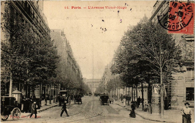 Carte postale ancienne L'Avenue Victor-Hugo à Paris 16e