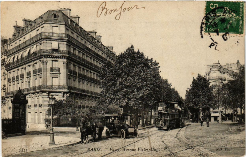 Carte postale ancienne Passy, Avenue Victor Hugo à Paris 16e