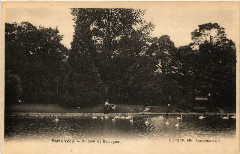 Carte postale ancienne Au Bois de Boulogne à Paris 16e