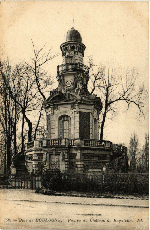 Carte postale ancienne Bois de Boulogne - Pompe du Château de Bagatelle à Puteaux