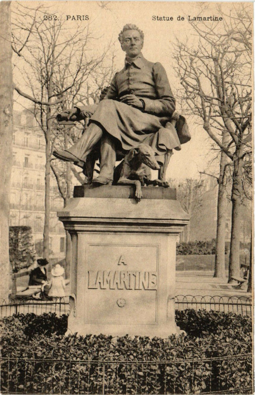 Carte postale ancienne Statue de Lamartine à Paris 16e
