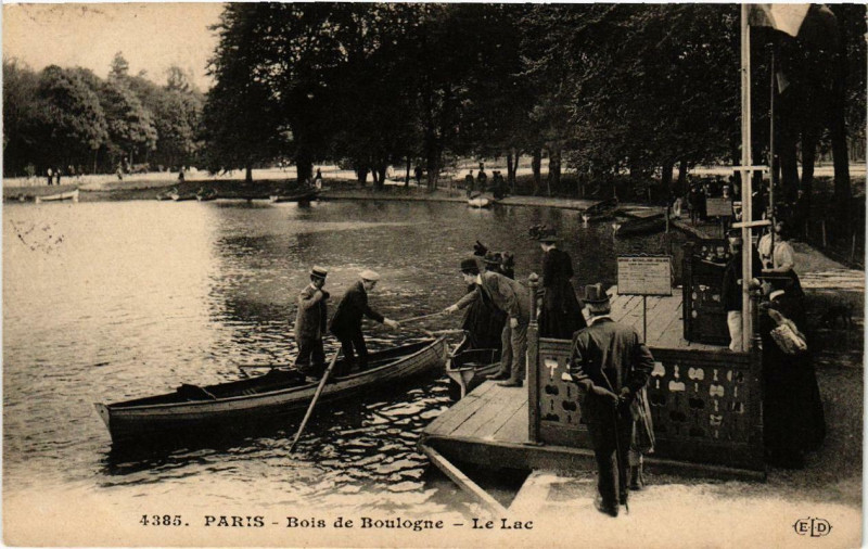 Carte postale ancienne Bois de Boulogne - Le Lac à Paris 16e