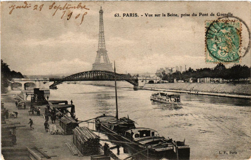 Carte postale ancienne Vue sur la Seine, prise du Pont de Grenelle à Paris 16e