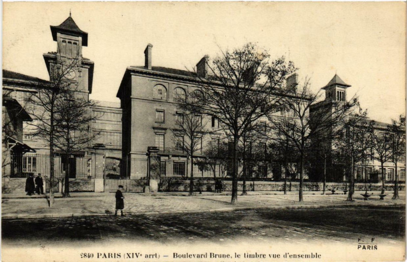 Carte postale ancienne Boulevard Brune, Ie timbre vue d'ensemble à Paris 14e