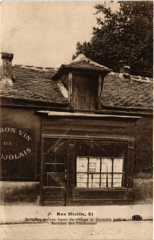 Carte postale ancienne Rue Miollis - Dernière maison basse du village de Grenelle près la barrière des Paillassons à Paris 15e