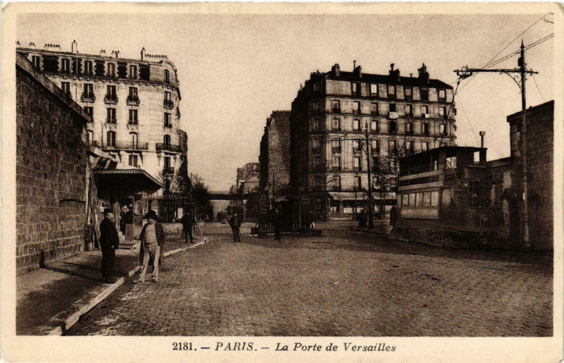 Carte postale ancienne La Porte de Versailles à Paris 15e