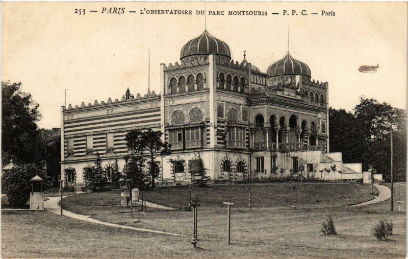 Carte postale ancienne L'Observatoire du Parc Montsouris à Paris 14e