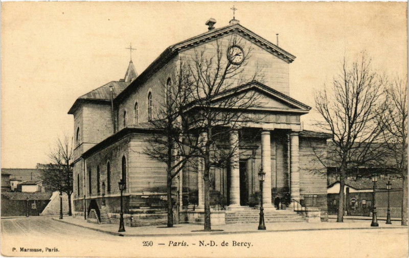 Carte postale ancienne Paris 12e N.-D. de Bercy à Paris 12e