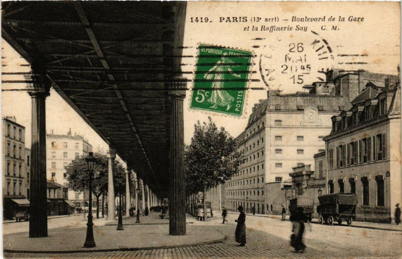 Carte postale ancienne Boulevard de la Gare  et la Raffinerie Say à Paris 13e