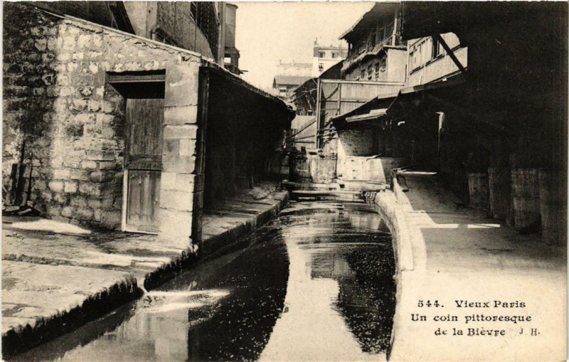 Carte postale ancienne Paris 13e Un coin pittoresque de la Bievre. Vieux Paris à Paris 13e