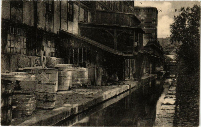 Carte postale ancienne La Bièvre à Paris 13e