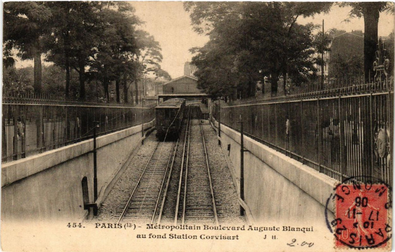 Carte postale ancienne Paris 13e Metropolitain Boulevard Auguste-Bianqui à Paris 13e