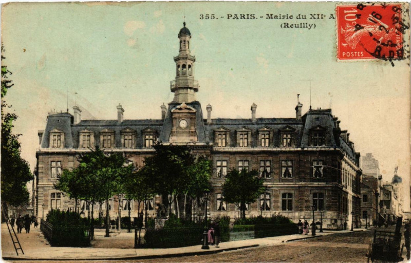 Carte postale ancienne Mairie du XIIe Arrondissement (Reuilly) à Paris 12e