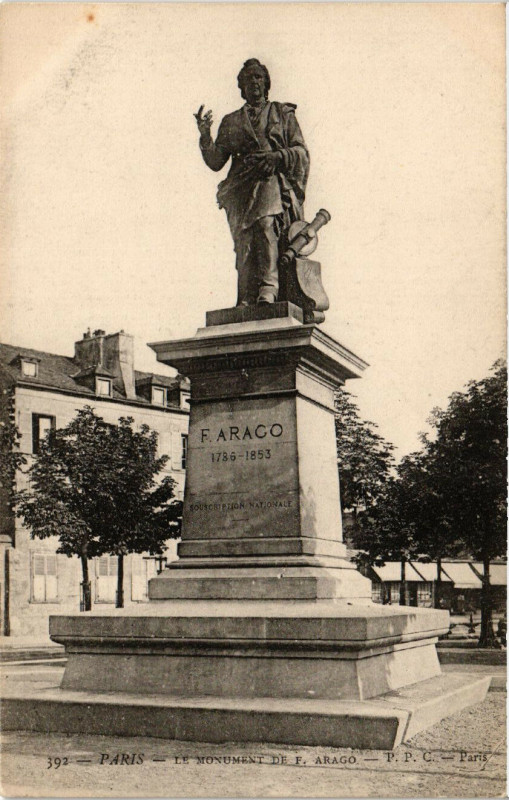 Carte postale ancienne Paris 13e Le Monument de F. Arago à Paris 13e