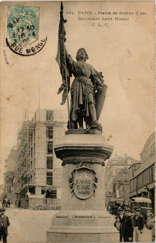 Carte postale ancienne Paris 13e Statue de Jeanne d'Arc. Boulevard Saint-Marcel à Paris 13e