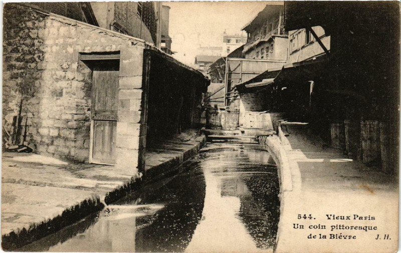 Carte postale ancienne Paris 13e Un coin pittoresque de la Bievre. Vieux Paris à Paris 13e