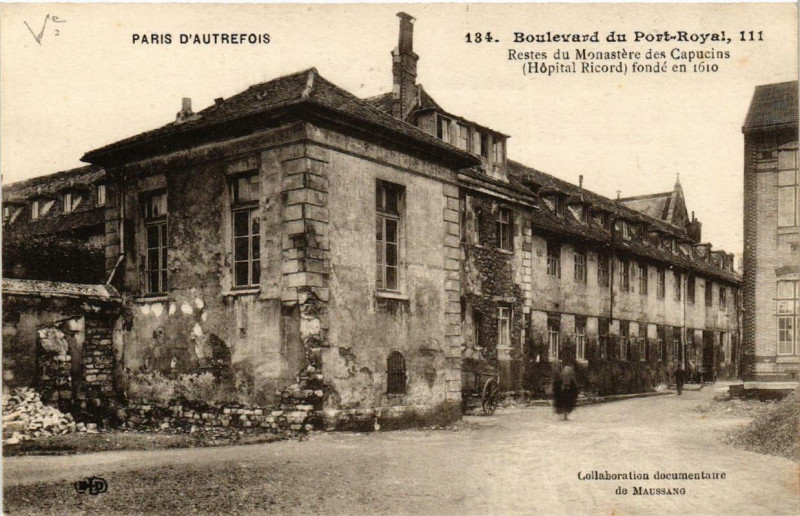 Carte postale ancienne Boulevard du Port-Royal - Restes du Monastère des Capucins (Hôpital Ricord) à Paris 14e