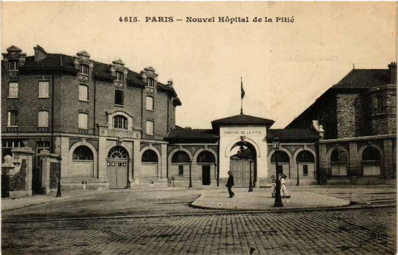 Carte postale ancienne Paris 13e Nouvel Hopital de la Pitie à Paris 13e