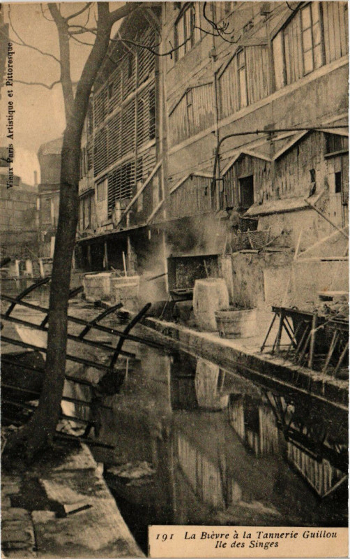 Carte postale ancienne Paris 13e La Bievre. La Tannerie Guillon. Ile des Singes à Paris 13e