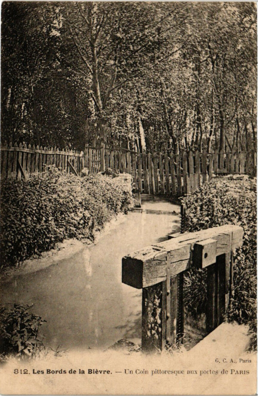 Carte postale ancienne Paris 13e les Bords de la Bievre. un coin pittoresque à Paris 13e