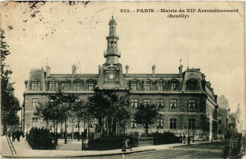 Carte postale ancienne Mairie du XIIe Arrondissement (Reuilly) à Paris 12e