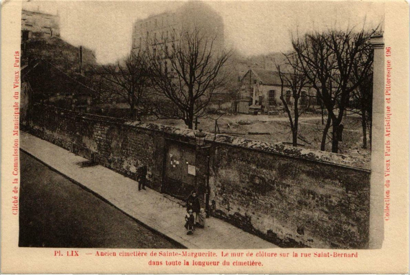 Carte postale ancienne Ancien cimetière de Sainte-Marguerite à Paris 11e