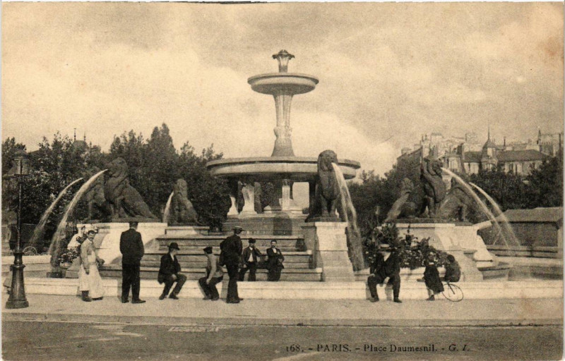 Carte postale ancienne Paris 12e Place Daumesnil à Paris 12e