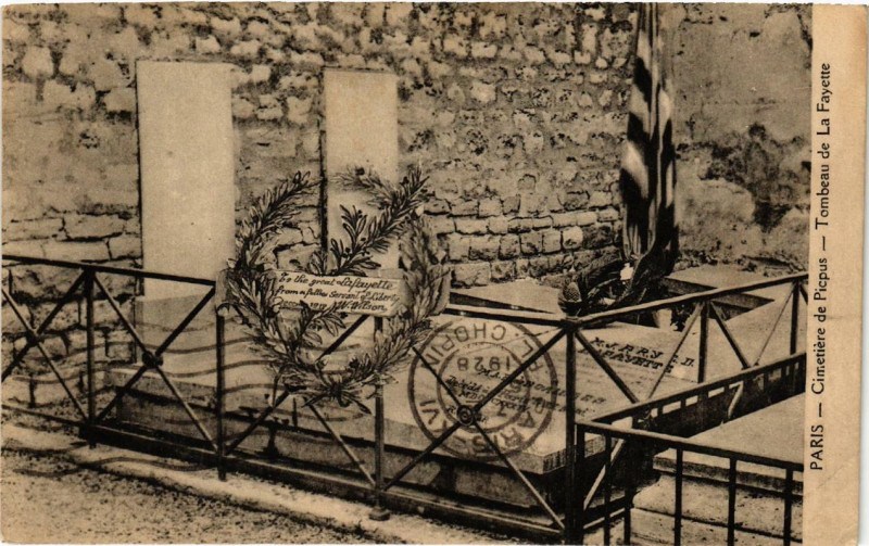 Carte postale ancienne Cimetière de Picpus - Tombeau de La Fayette à Paris 12e