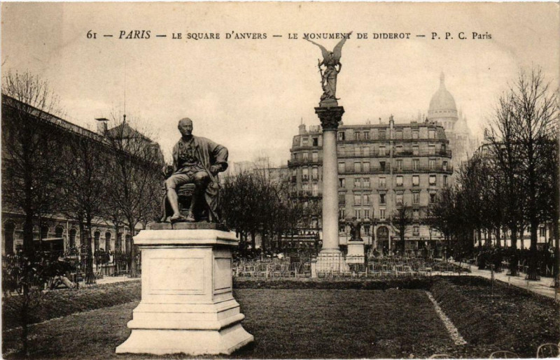 Carte postale ancienne Paris 9e Square d'Anvers. Monument de Diderot à Paris 9e