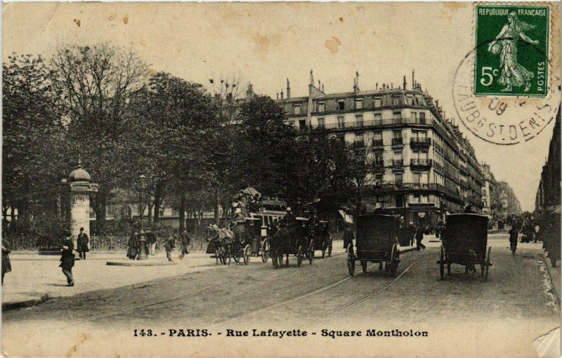 Carte postale ancienne Paris 10e Rue Lafayette. Square Montholon à Paris 9e