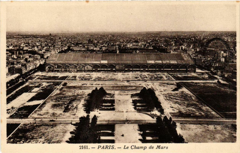 Carte postale ancienne Paris 7e Le Champ de Mars. repr. Pre-1940 à Paris 7e