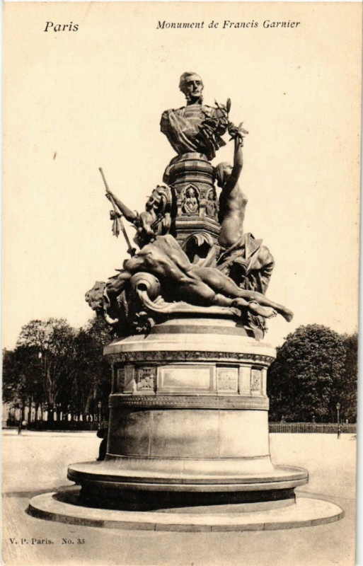 Carte postale ancienne Monument de Francis Garnier à Paris 5e