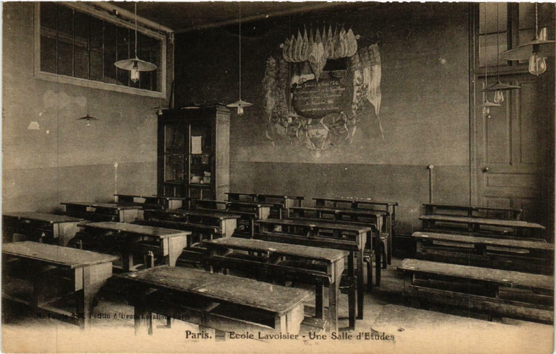 Carte postale ancienne Paris 5e Ecole Lavoisier. Une Salle d'Etudes à Paris 5e
