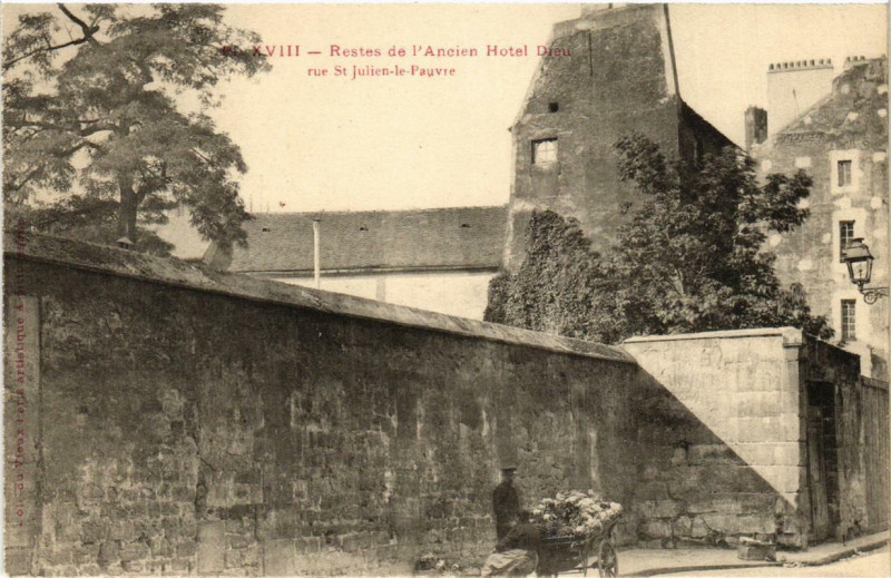 Carte postale ancienne Paris 5e Rue Saint-Julien-le-Plauvre. Restes de l'ancien Hotel Dieu à Paris 5e